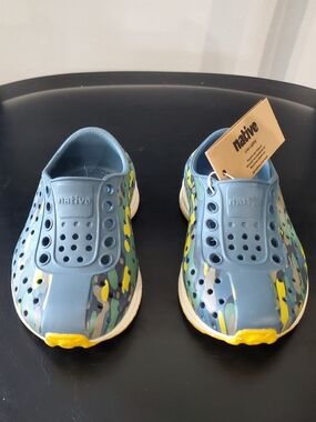 Native Kids Water Shoes - Blue Camo with Yellow Accents